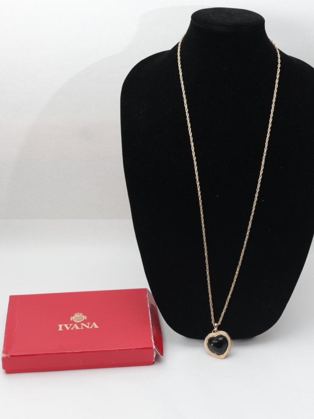 Vintage Ivana Trump black jewel cabochon heart pendant long chain necklace 36" - Picture 2 of 6